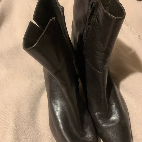 Stuart Weitzman Short Boots - Picture 2 of 13